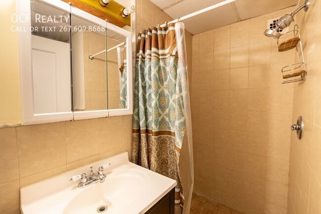 Photo - 1324 Locust St