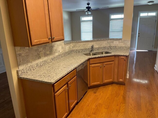 Photo - 538 Ivy Brook Way