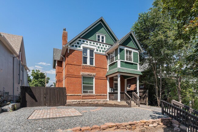 Building Photo - Charming 2 Bed 1.5 Bath in West Wash Park! Unit #3 Rental