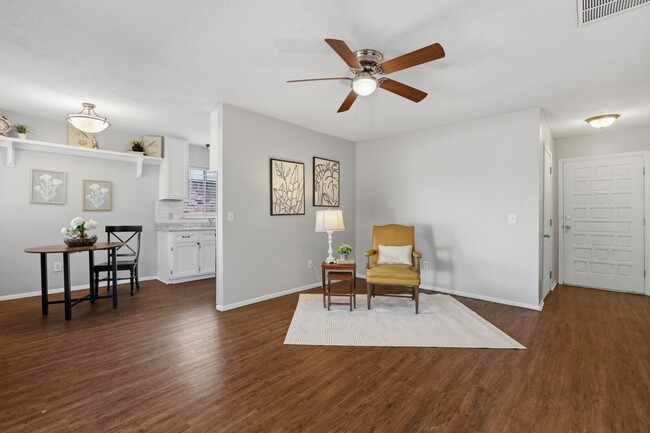 Photo - 905 Craig Dr