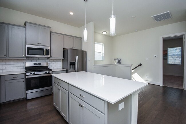 Photo - 6031 Cypress St