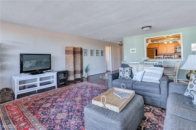 Photo - 1 br, 1 bath - 1460 Elm St