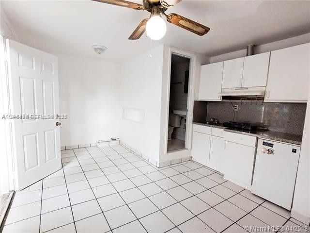 Photo - 2433 SW 11th St Unidad B