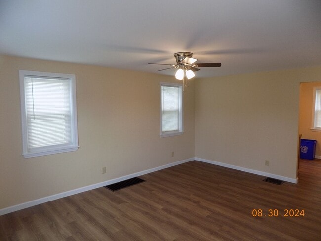 Photo - 450 Albert St Unit A
