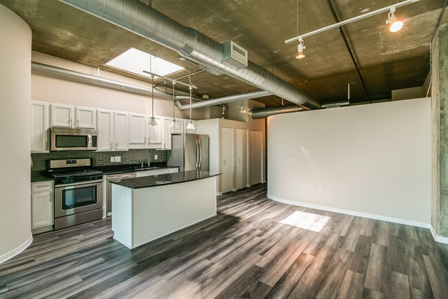 Kitchen / Dining Area_2 - 100 W 5th St Unit 809