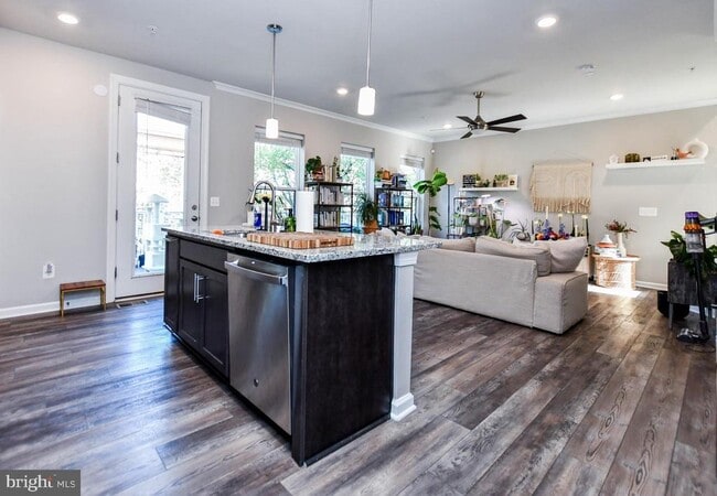 Photo - 5692 Stephanie Tessa Way