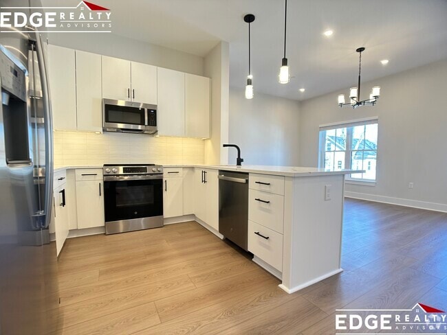 Building Photo - 168 Newton St Unit 103 Rental