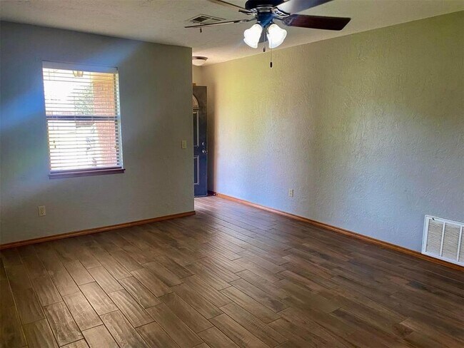 Photo - 137 Elmwood Ave