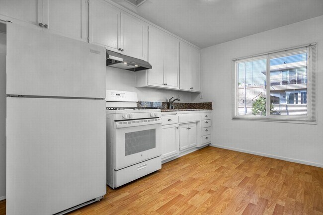 Photo - A++ Location walking distance to the beach Unit 05