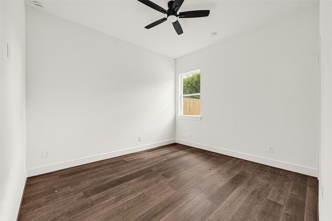 Photo - 422 Clinton Park St Unidad 1-4