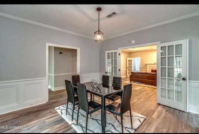 Photo - 206 Comstock Ln