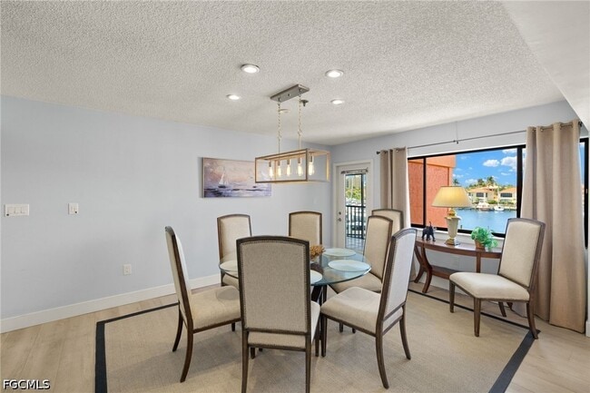 Building Photo - 3170 Matecumbe Key Rd Unit 134