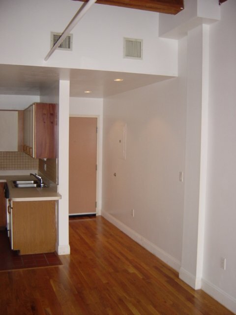 Building Photo - 9 Knapp St