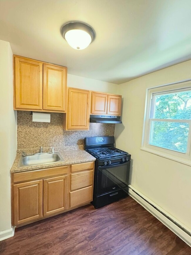 Photo - 1135 E Orange St Unit J3