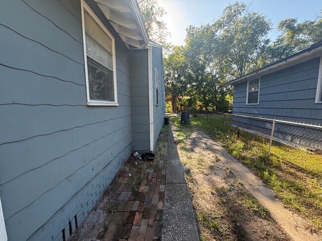 Photo - 3516 Penton St