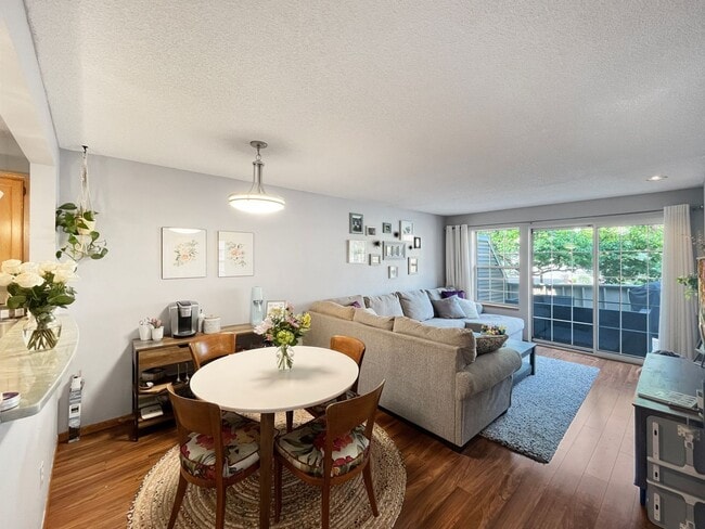 Photo - 2040 Shenandoah Ct