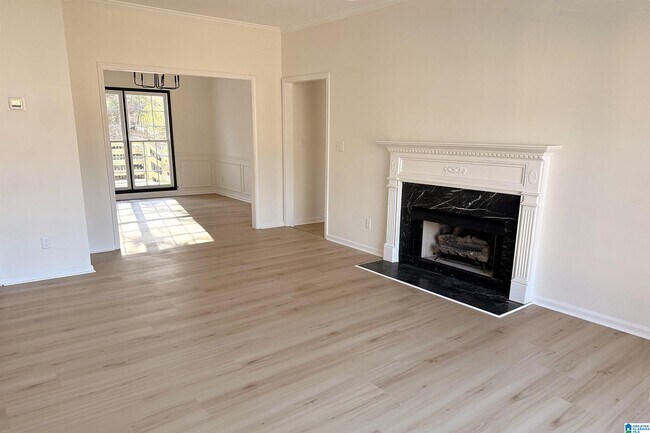 Photo - 121 Kentwood Way