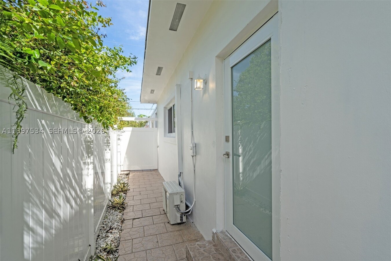 Photo - 201 SW 51st Ave Unit 3