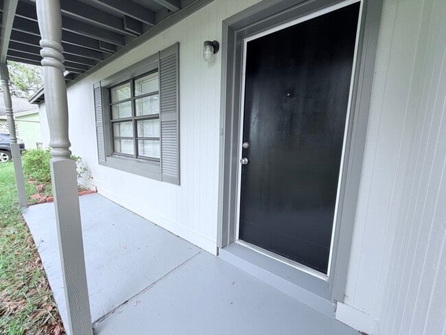 Photo - 310 Kentia Rd