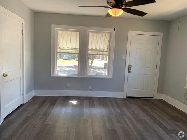 Building Photo - 408 N Jones St Rental
