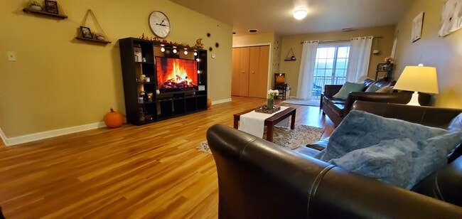 4-Bedroom Living Area