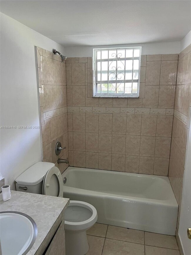 Photo - 220 SW 9th Ave Unit 117