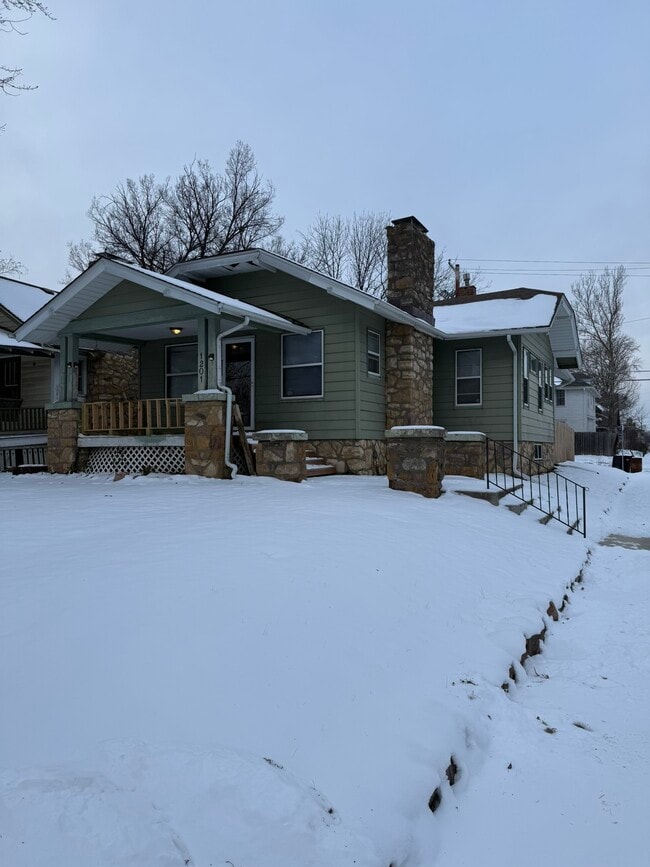 Photo - 1201 SW Garfield Ave