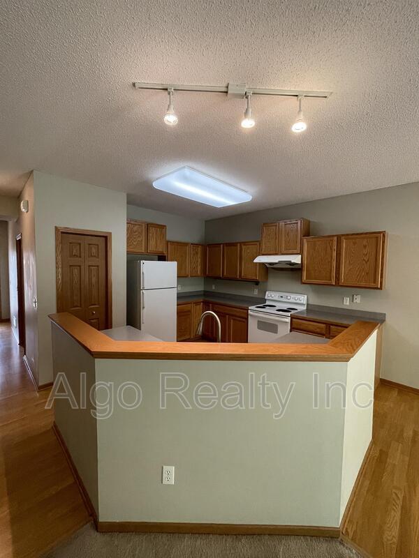 Photo - 1694 Oakbrooke Ct