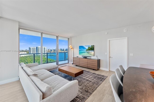Building Photo - 16385 Biscayne Blvd Unit 1901 + Storage Rental