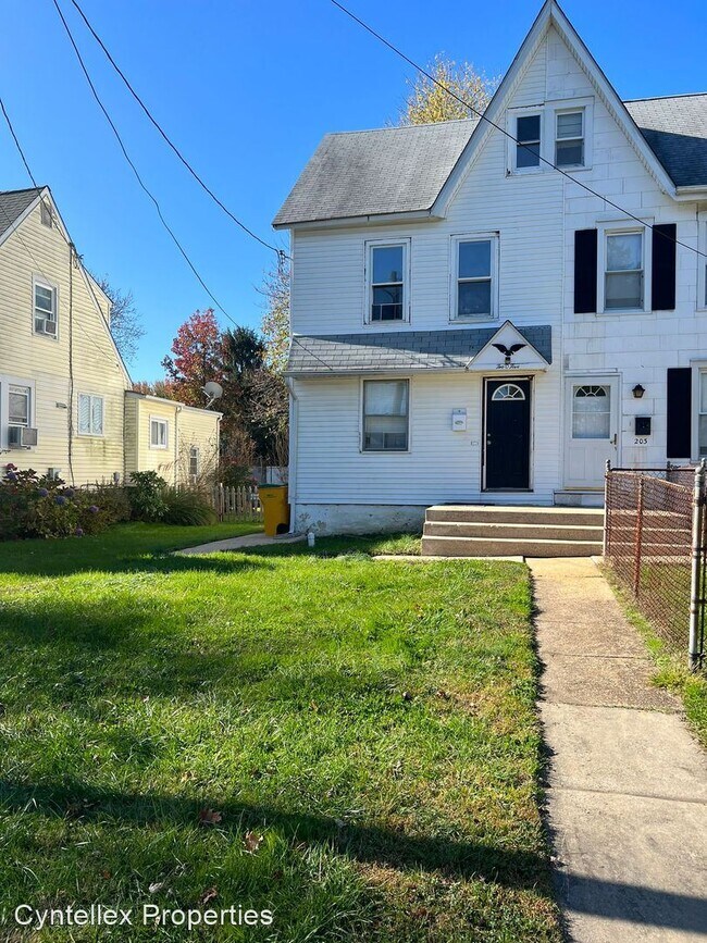 Photo - 4 br, 2.5 bath House - 205 Western Ave