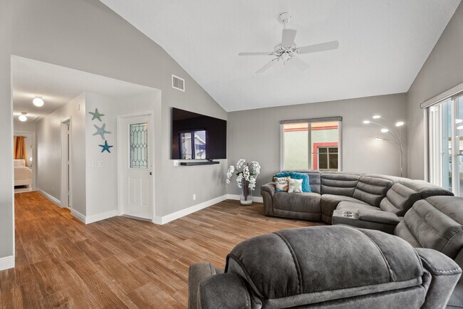 1132 Nettles Blvd Unit SI ID1538693P