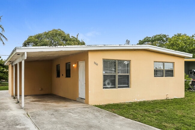 Photo - 550 NW 29th Terrace