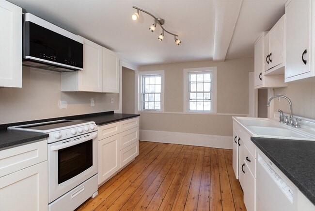 Photo - 21 Gardner St Unit B