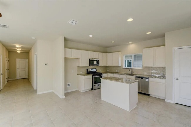Photo - Room in House on Spinnaker Loop
