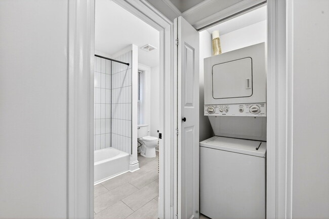MOSAIC - 718 Limit - Now Leasing 2027/2028