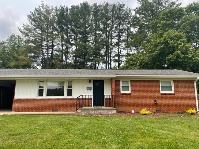Photo - 2204 Wyndale Rd House