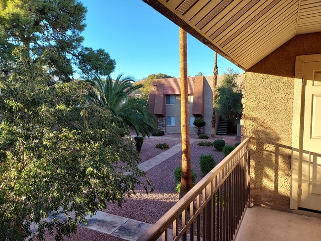 Photo - 4918 River Glen Dr Unidad 110