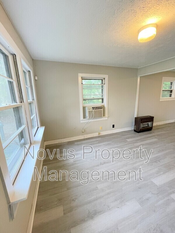 Photo - 110 Austin Cir