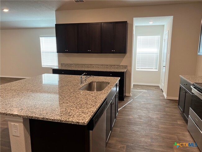Photo - 937 Armadillo Dr