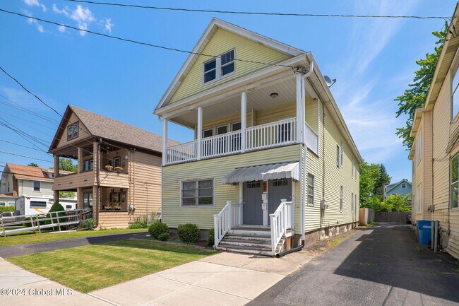 Photo - 52 Forest Ave Unit 2nd Floor