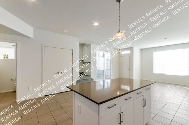 Photo - 872 E Park Modern Dr