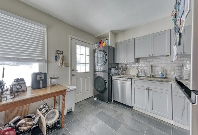 Photo - 69 Lynwood Dr