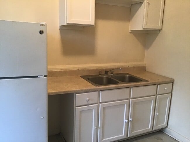 Photo - 1120-22 W Hadley St Unidad Lower Rear