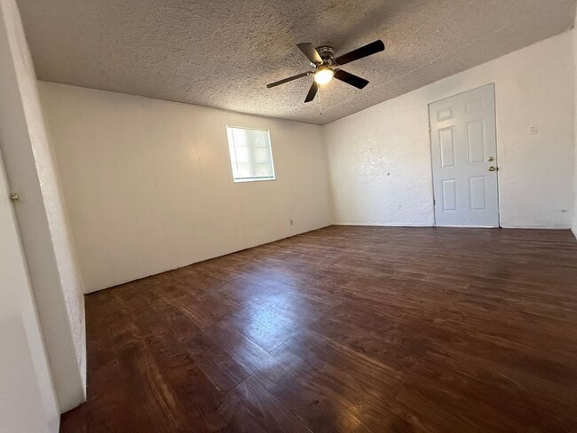 Photo - 2423 Copper Ave Unit B