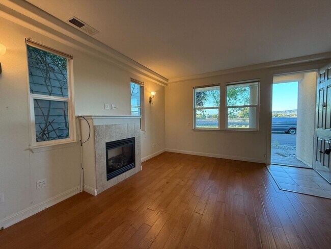Photo - Bright and Spacious 4-Bed, 3-Bath Home in ...