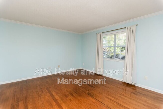 Photo - 6900 Roswell Rd