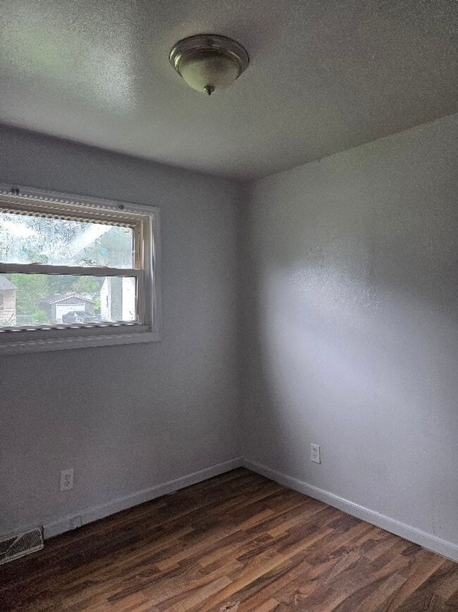 Photo - 1225 Scott Ave