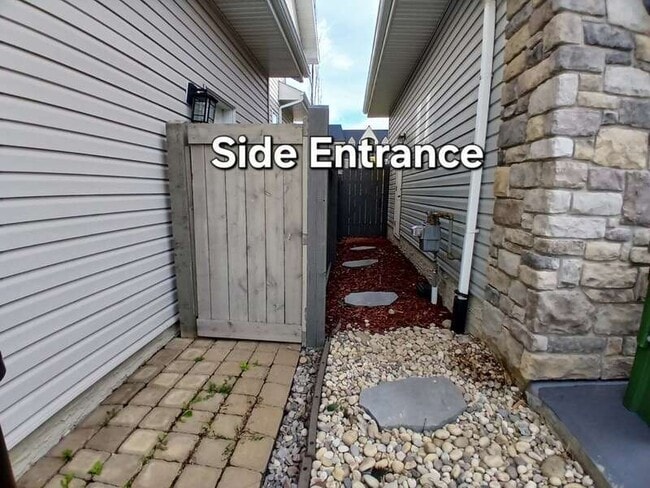 Photo - 6421 Sandin Crescent NW