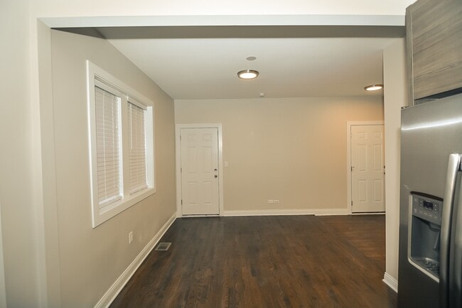 Photo - 2230 N Sawyer Unit W2