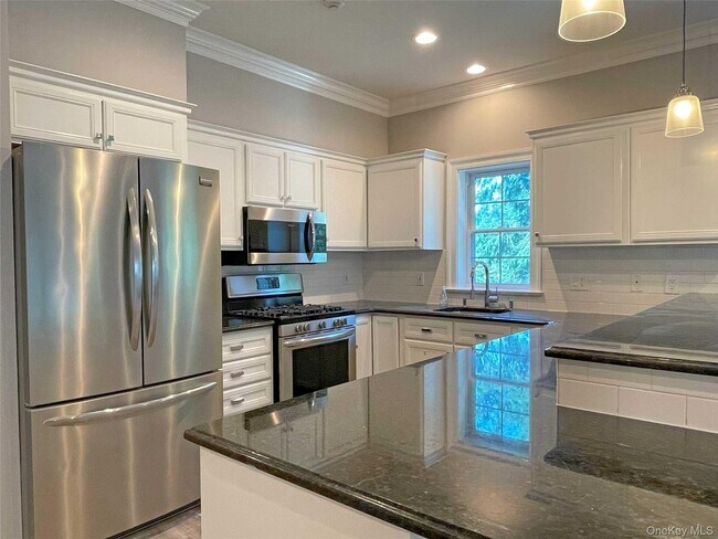 Photo - 30 High St Unit B